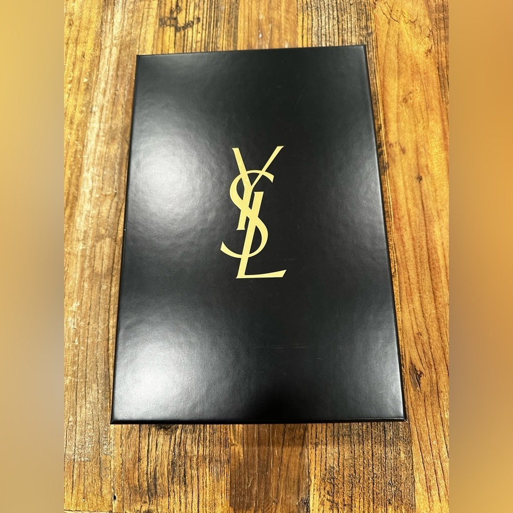 Yves Saint Laurent Black and Gold Beauté Presentation Box - Picture 1 of 11